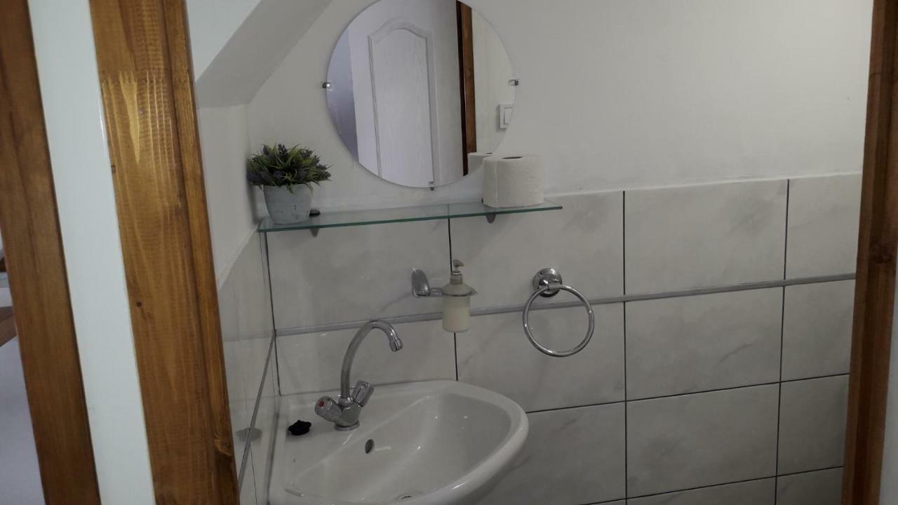 Hangulat Vendeghaz Apartmanok Orosháza Exterior foto